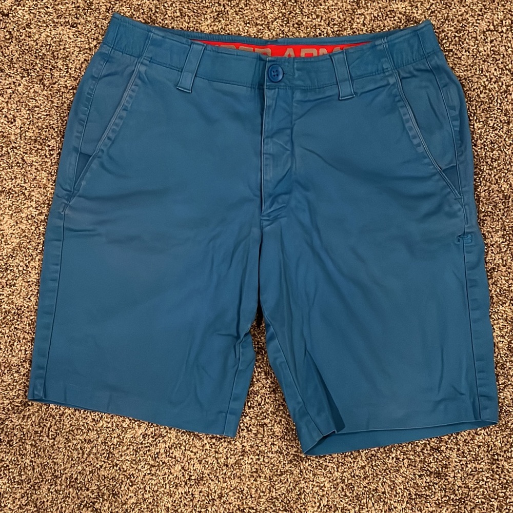 Under Armour Mens Golf shorts sz 34 EUC